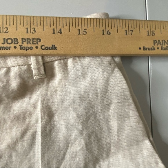 Aritzia Wilfred sz 12 Beige Layover Linen & Tencel, 3” Inseam, High Rise Shorts - Picture 10 of 14